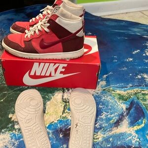 Nike sb dunks vintage red
